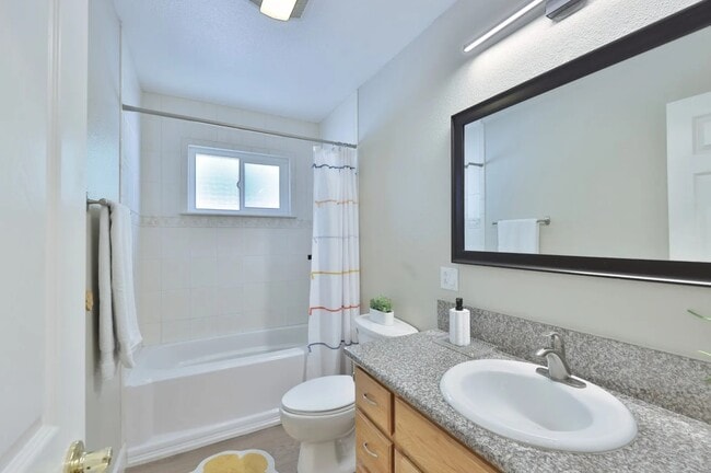 Building Photo - 235 Ginger Dr