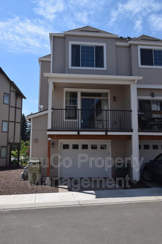 Building Photo - 15088 NW Marianna St