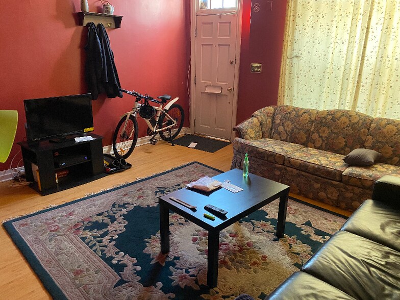 Building Photo - 331 S Fremont Ave