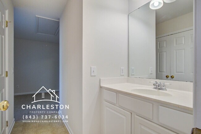 Building Photo - 100 Chinquapin Dr