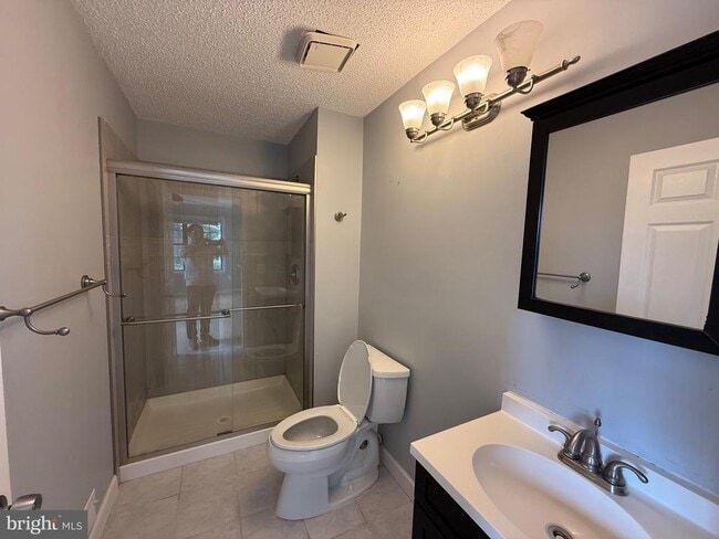 Building Photo - 22 Rickard Ct