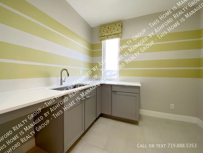 Building Photo - 1279 Foothills Farm Way