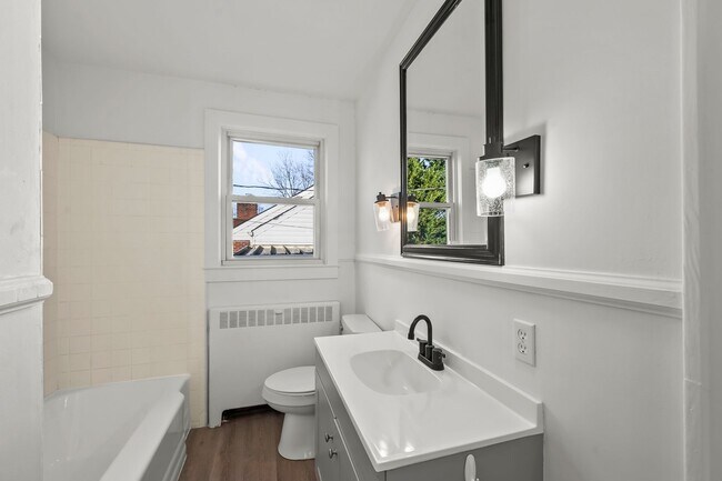 Building Photo - Beautiful 3bed/1bath