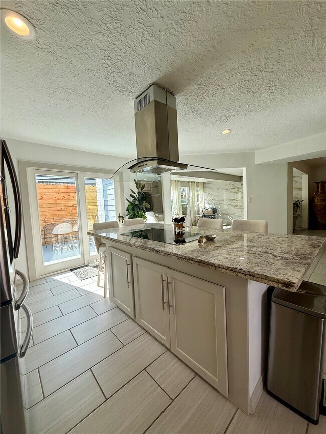 Building Photo - 3222 Freshmeadows Dr