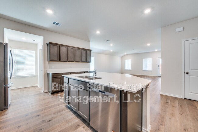 Building Photo - 3920 River Rock Ave