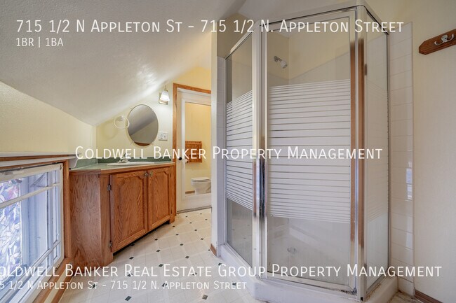 Building Photo - 715 N Appleton St
