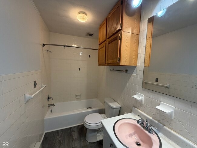 Building Photo - 5585 Gallagher Dr