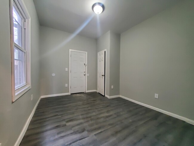 Unit 1 - 220 N 5th St