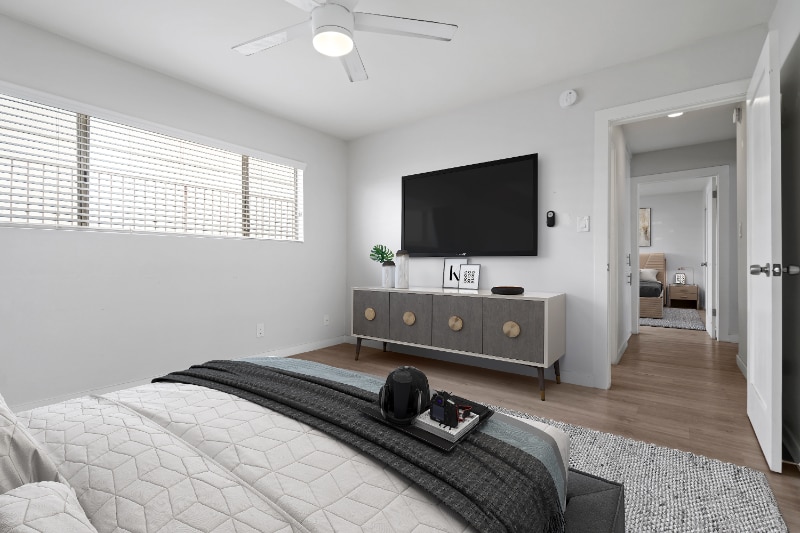 Building Photo - 10225 Regent St