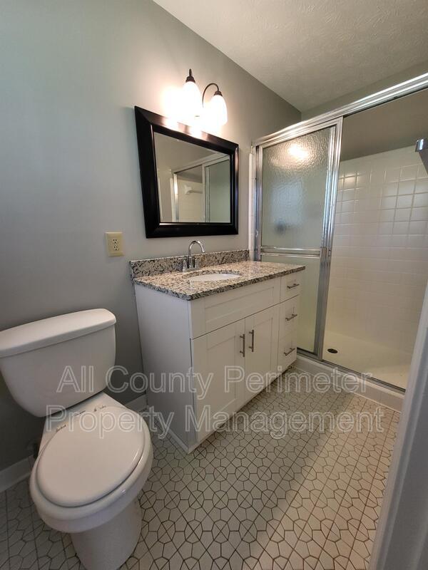 Building Photo - 4548 Shallowford Rd