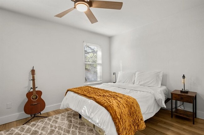 Building Photo - 7001 Woodhue Dr