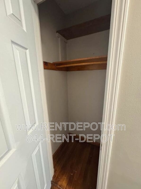 Building Photo - 1303 S St James Blvd