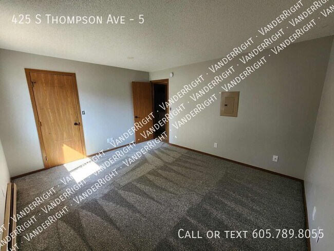 Building Photo - 425 S Thompson Ave