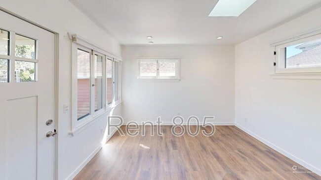 Building Photo - 39 N Laurel St