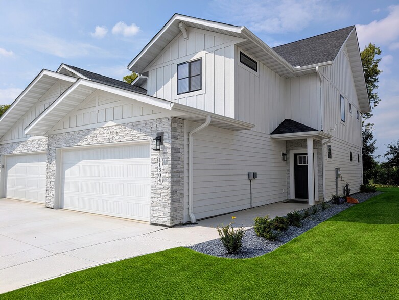 Building Photo - Woodhelm Townhomes