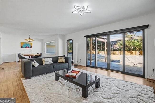 Building Photo - 7330 Hunters Branch Dr NE