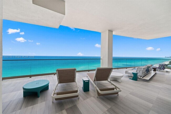 Building Photo - 17901 Collins Ave