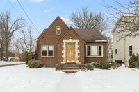 Building Photo - Beautifully Renovated 4-Bedroom Home with ...