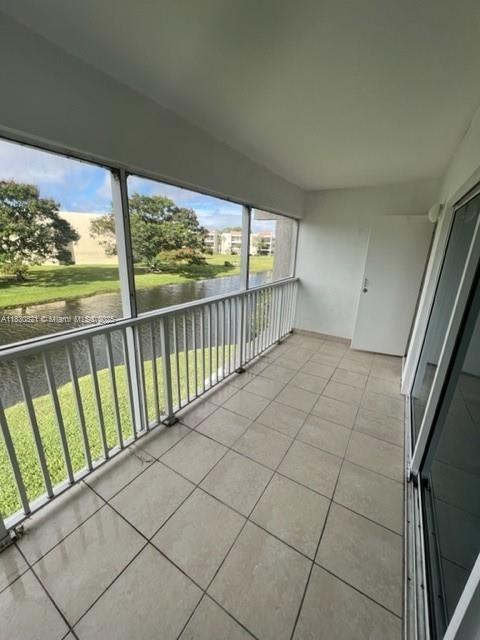 Building Photo - 120 Lakeview Dr