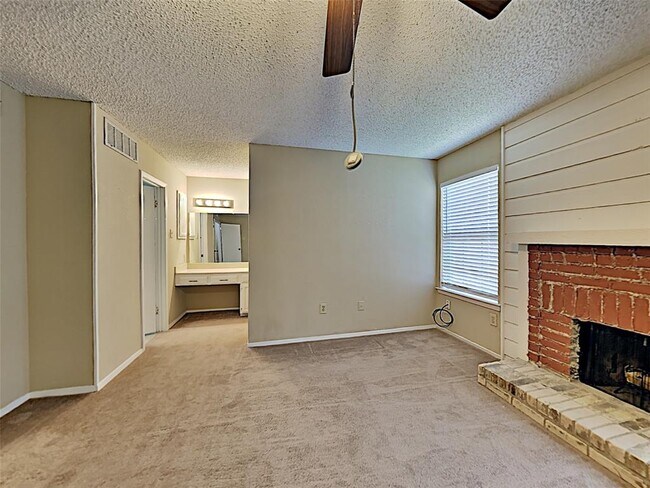 Building Photo - 777 Custer Rd