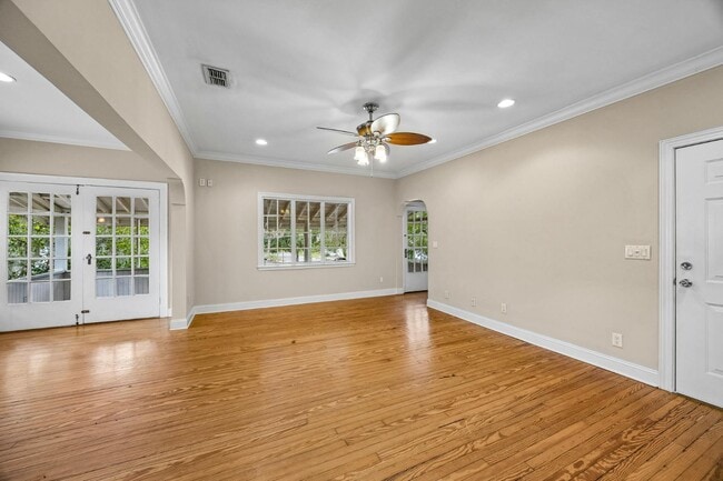Building Photo - 3643 Herschel St
