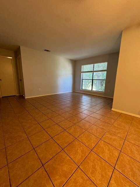 Building Photo - 239 Craddock Ave