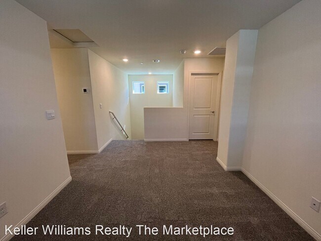 Building Photo - 4 br, 3 bath House - 428 Larksong Ave