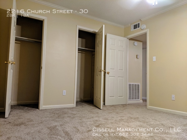 Building Photo - 30 Holly Hills