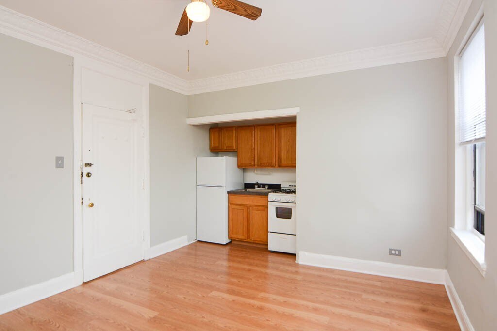 Building Photo - 3824 N Fremont