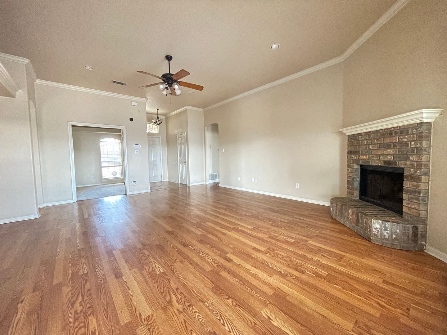 Building Photo - 6100 Alexus Dr