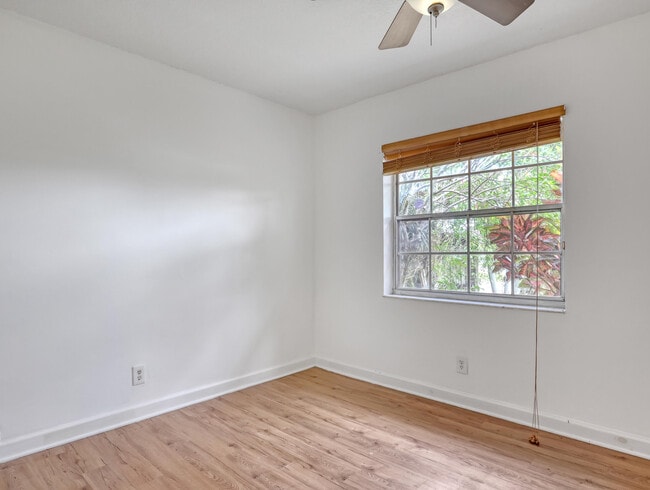 Building Photo - 9596 Richmond Cir