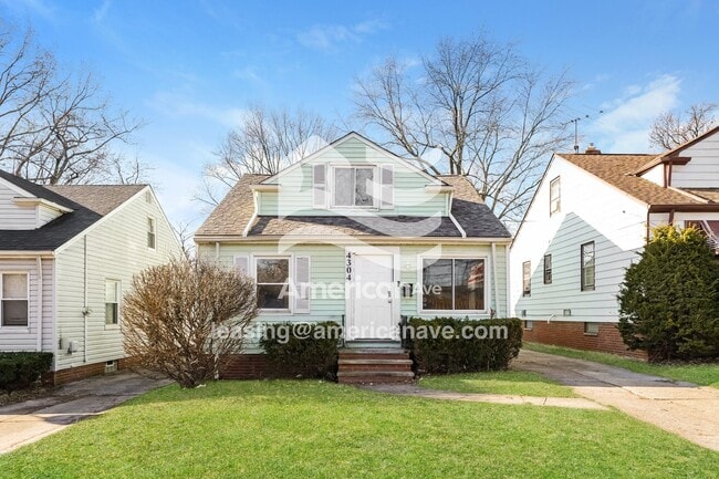 Building Photo - 4304 E 164th St