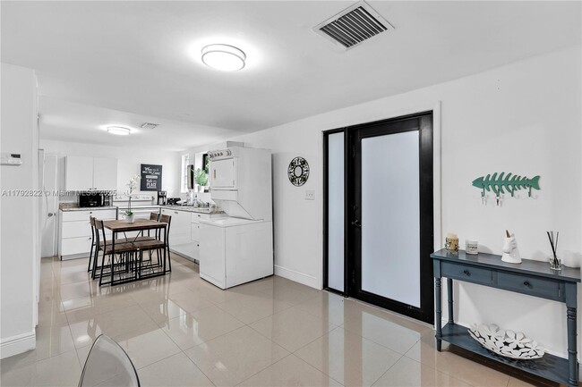 Building Photo - 519 NW 52nd St