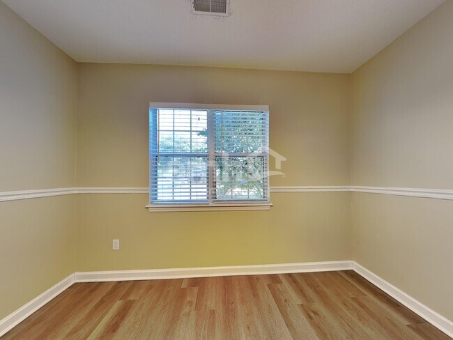 Building Photo - 14 Hidden Lakes Ln