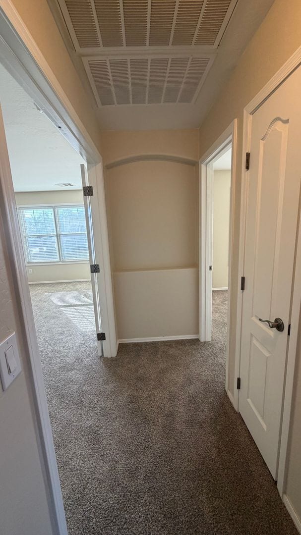 Building Photo - Spacious Surprise home with large backyard