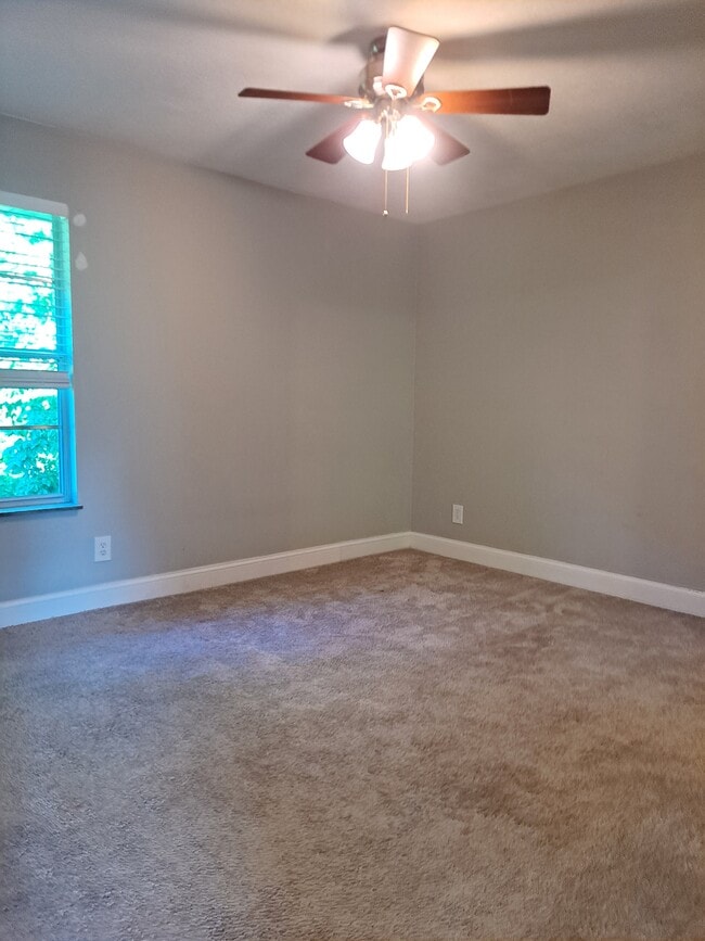 Building Photo - 6101 Cougar Dr