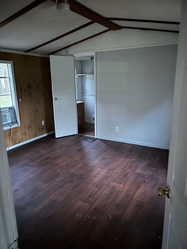 Building Photo - 613 Honeyfarm Ln