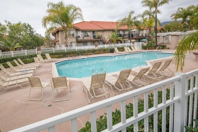 Building Photo - 29 Blue Oak