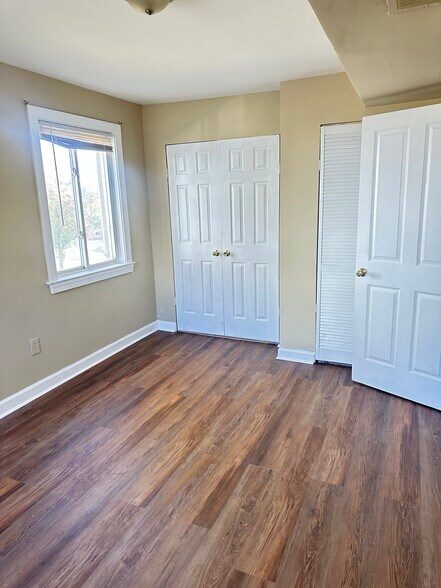 Building Photo - 750 Barnaby St SE