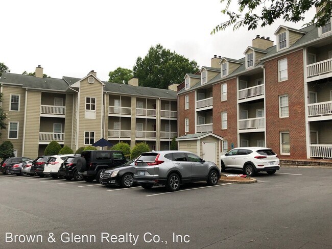 Building Photo - 301 Queens Rd