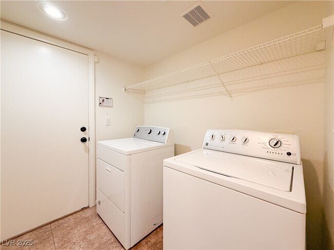 Building Photo - 4851 Polar Lights Ct