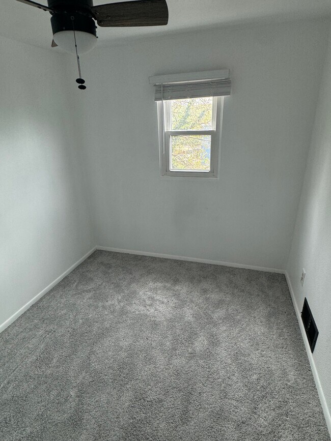 Building Photo - 1023 Nesbit Ave