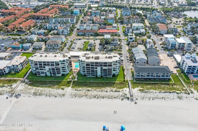 Building Photo - 2100 Ocean Dr S