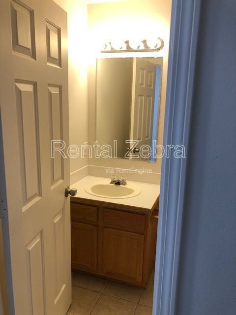 Building Photo - 3268 SW Metolius Pl