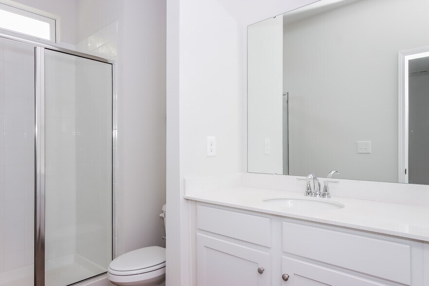 Building Photo - 196 Sharon School Rd