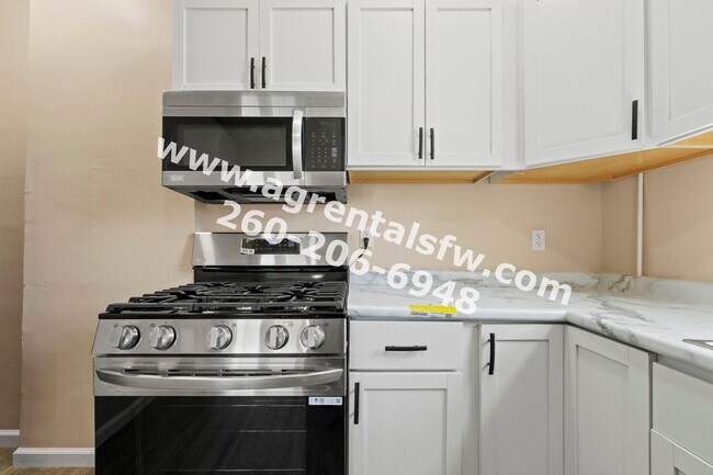 Building Photo - 1829 Broadway