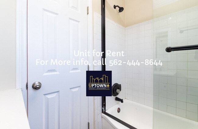 Building Photo - 2115-2117 W 103rd Pl