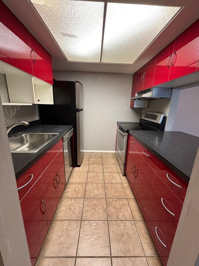 Building Photo - 2 Bedroom Condo in Hunting Ridge