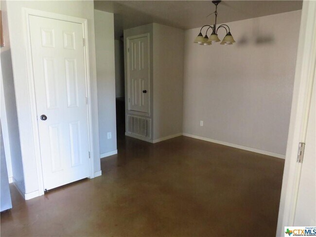 Building Photo - 4409 Brutus Ln