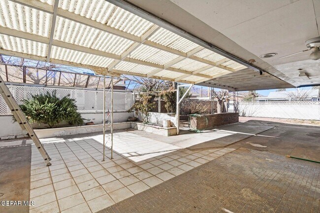 Building Photo - 3605 Taylor Ave